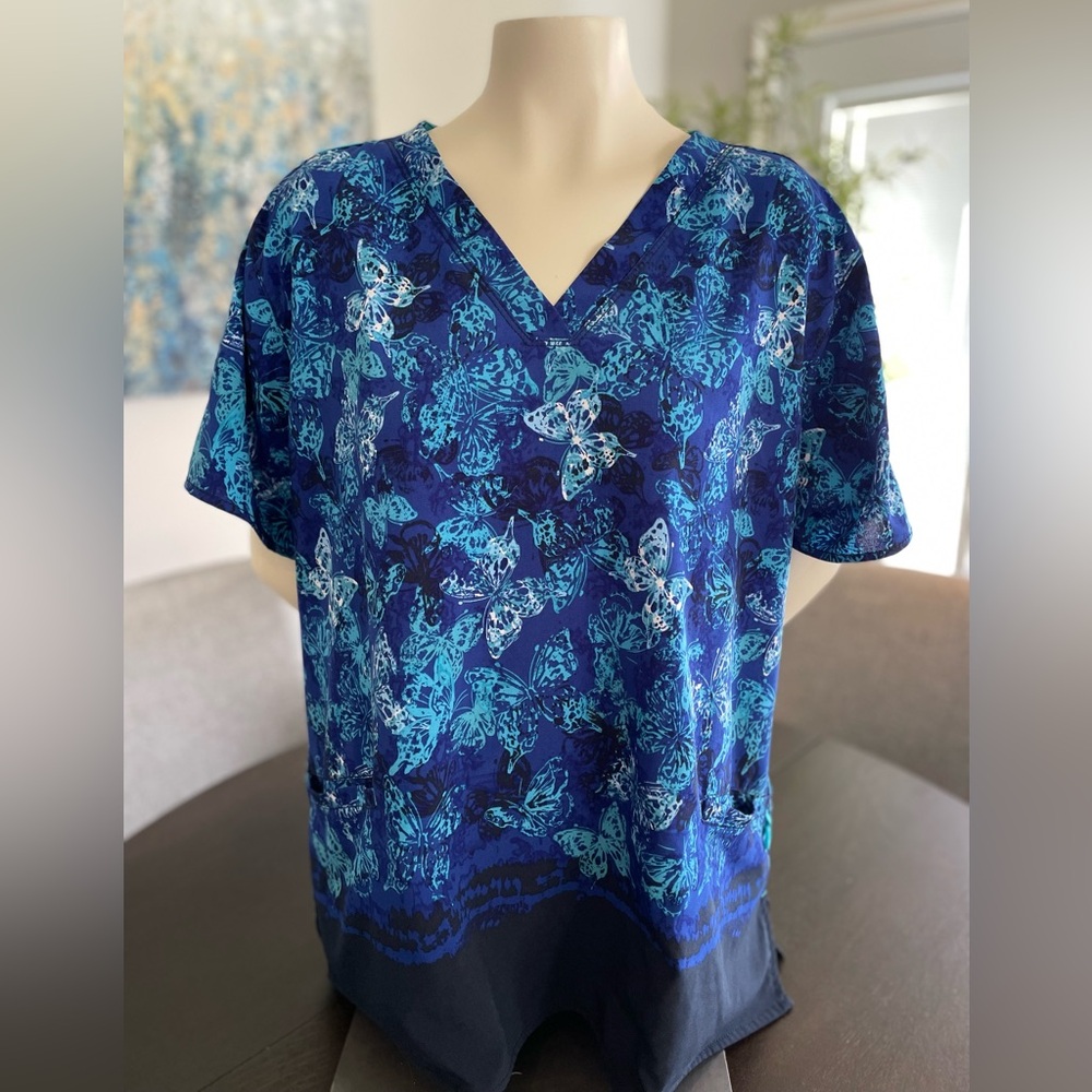 Carhartt Force Blue Floral And Butterfly Women's Medical Apparel Top Size 2XL